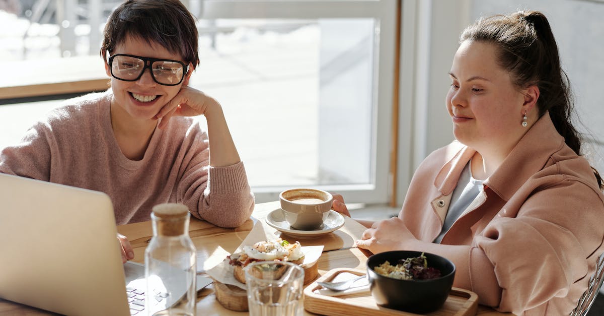 Is there any way of evaluating the quality of a hotel's internet connection in advance? - Happy Young People Watching On A Laptop Is there any way of evaluating the quality of a hotel's internet connection in advance? - Happy Young People Watching On A Laptop