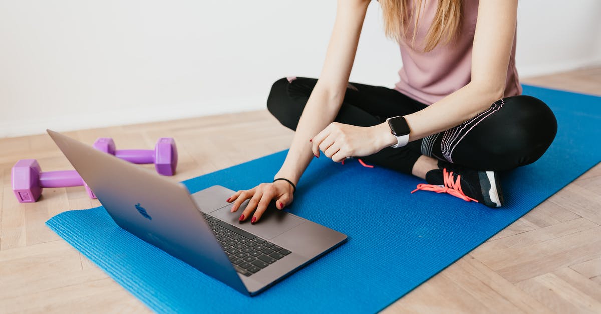 Multi-Dimensional Knapsack-Problem or Web application that shows if boxes fit into a bigger box (luggage) - Crop woman in activewear browsing laptop Multi-Dimensional Knapsack-Problem or Web application that shows if boxes fit into a bigger box (luggage) - Crop woman in activewear browsing laptop