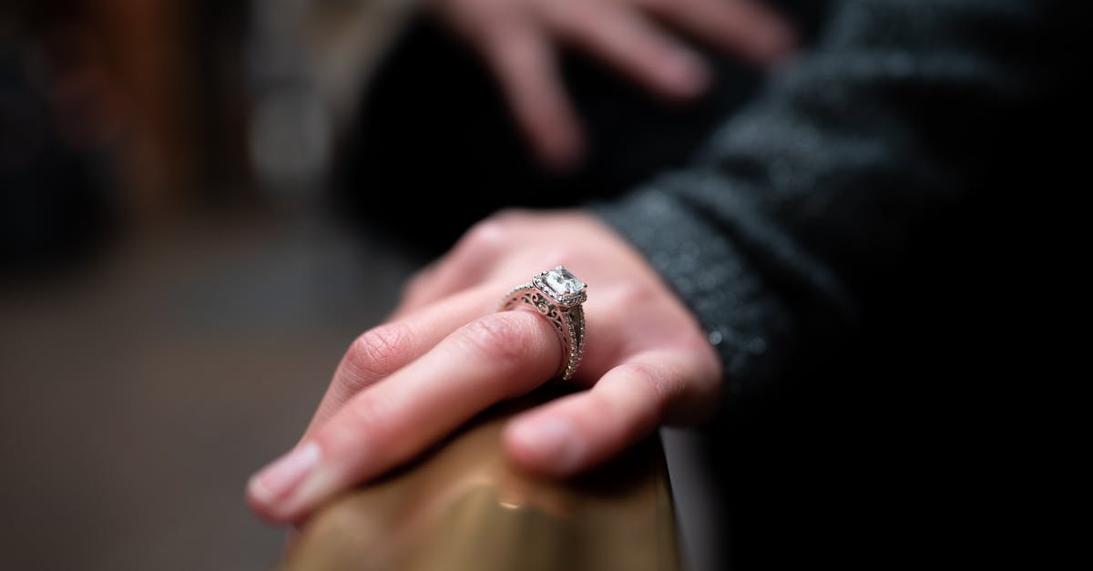 Nashville to Detroit - which is quicker / the major route? - Person Wearing A Ring Nashville to Detroit - which is quicker / the major route? - Person Wearing A Ring
