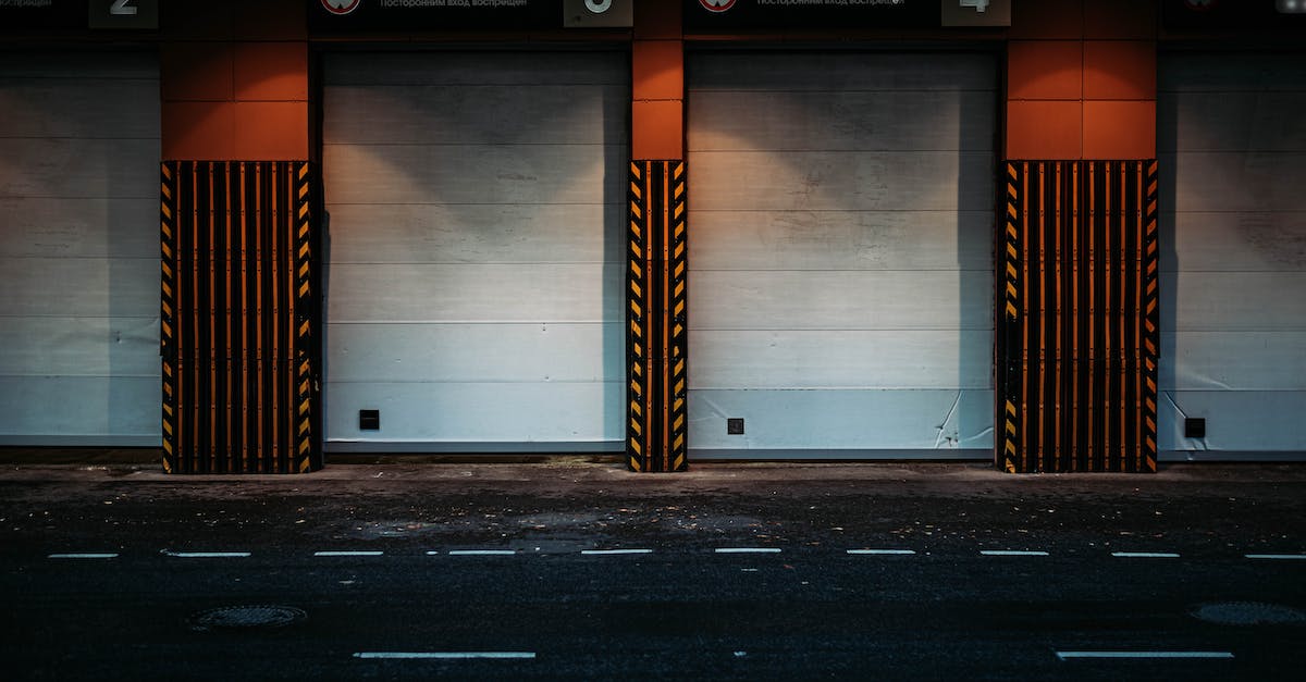 Philadelphia to Cape May - Route 55 or Atlantic City Expressway [closed] - Garage gates near road in city