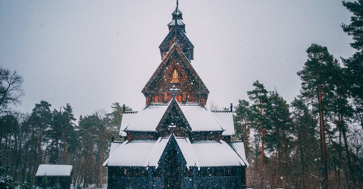Restaurants during Christmas in Norway - Snow-covered House Beside Trees Restaurants during Christmas in Norway - Snow-covered House Beside Trees