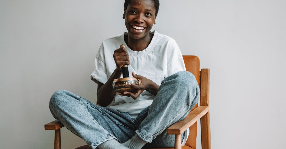 Short connections in Lomé - Free stock photo of adult, casual, chair Short connections in Lomé - Free stock photo of adult, casual, chair