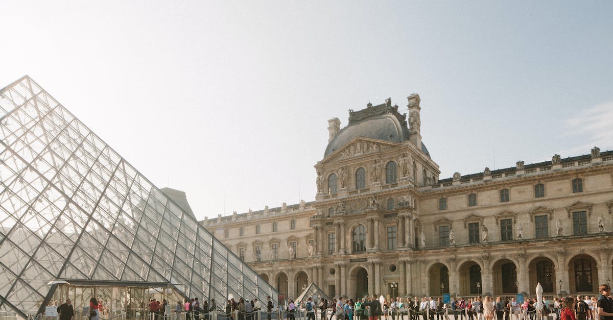 Skipping long lines at free-museum days in Paris - Long Lines in Front of Louvre Museum Skipping long lines at free-museum days in Paris - Long Lines in Front of Louvre Museum