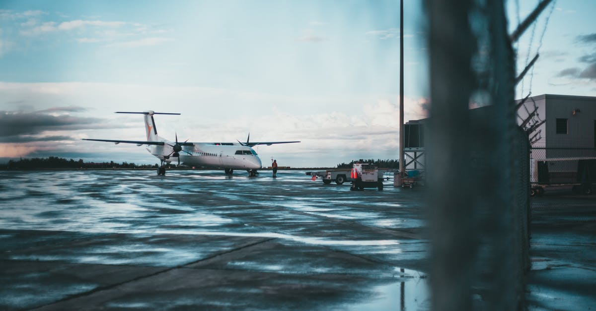 Taking wet things through airport security - Airplane on the Airport