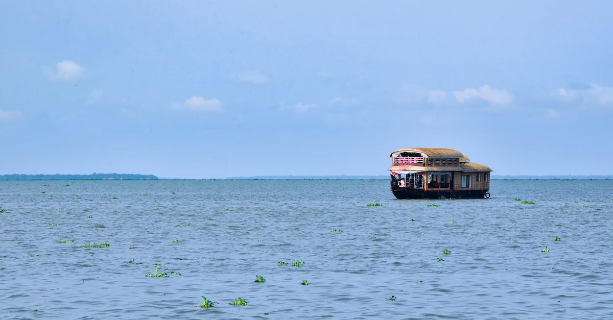 Traveling between Alappuzha and Kollam - Alappuzha Houseboat Traveling between Alappuzha and Kollam - Alappuzha Houseboat