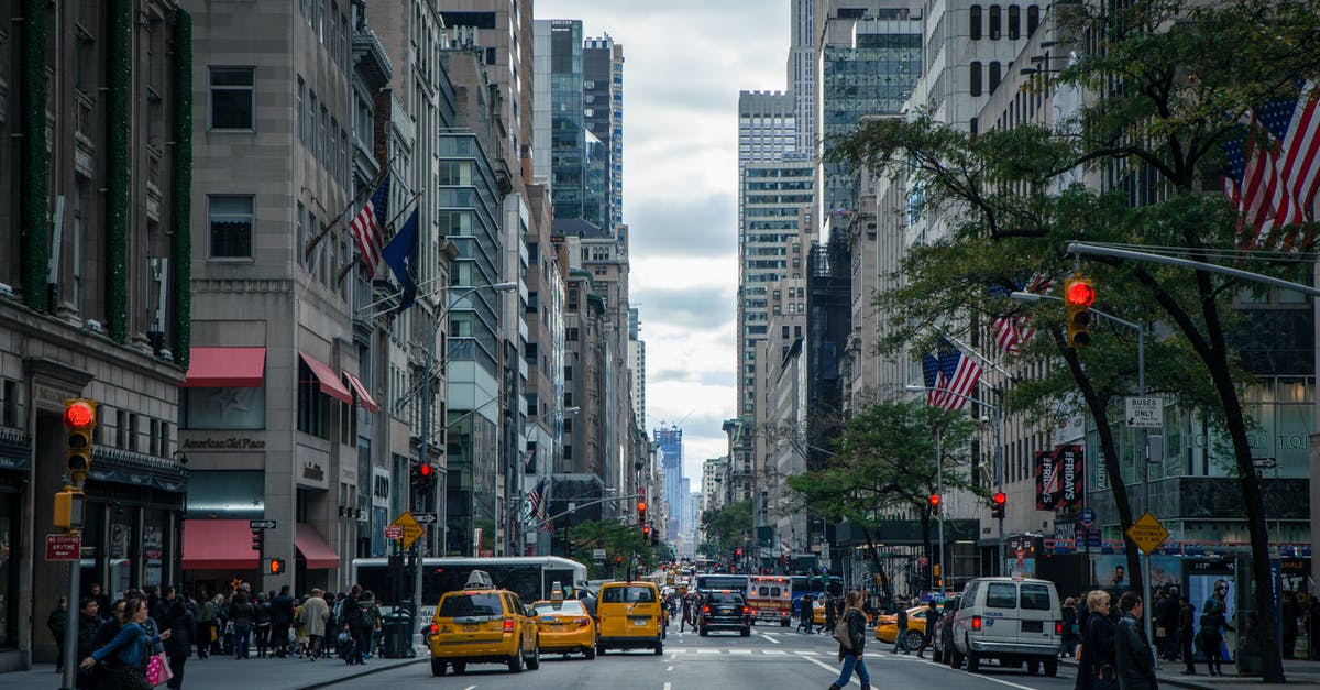 Traveling without paying lodging fees in America - City Street Photo Traveling without paying lodging fees in America - City Street Photo