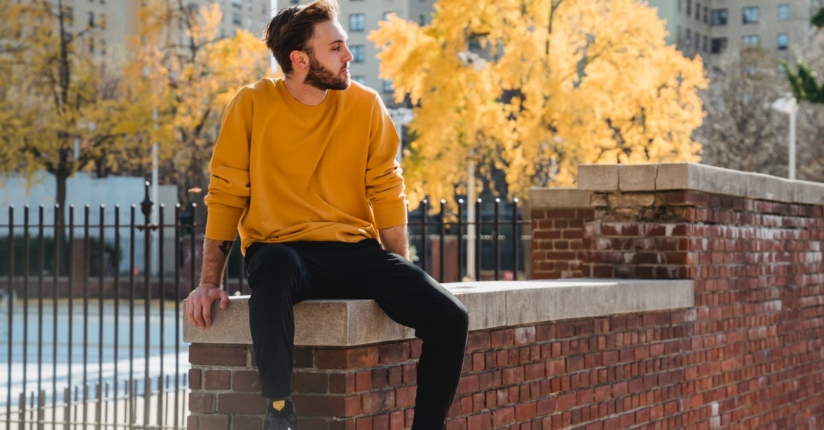 What are the border procedures like when flying Istanbul-Hopa? - Fit man sitting on brick barrier What are the border procedures like when flying Istanbul-Hopa? - Fit man sitting on brick barrier