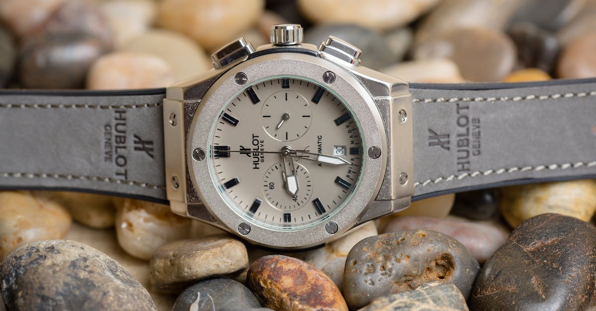 What are the hours of operation of the Ankara Metro? - Silver Round Analog Watch on Pebbles What are the hours of operation of the Ankara Metro? - Silver Round Analog Watch on Pebbles