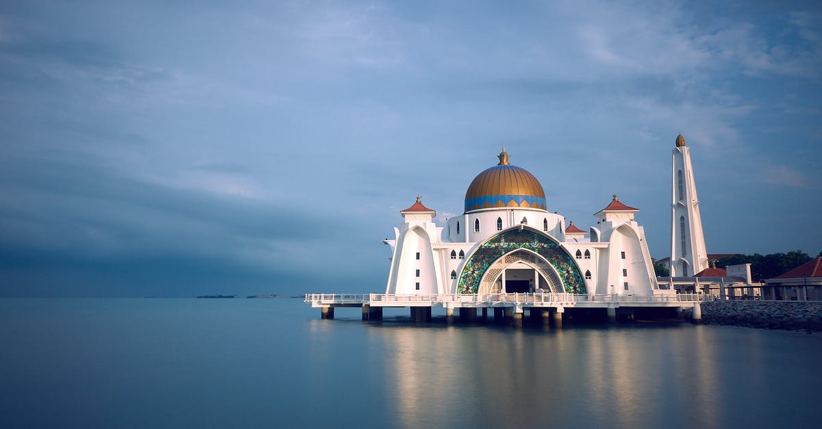 What are the options for traveling between Miri, Malaysia and Brunei? [closed] - White and Brown Mosque Beside Body of Water