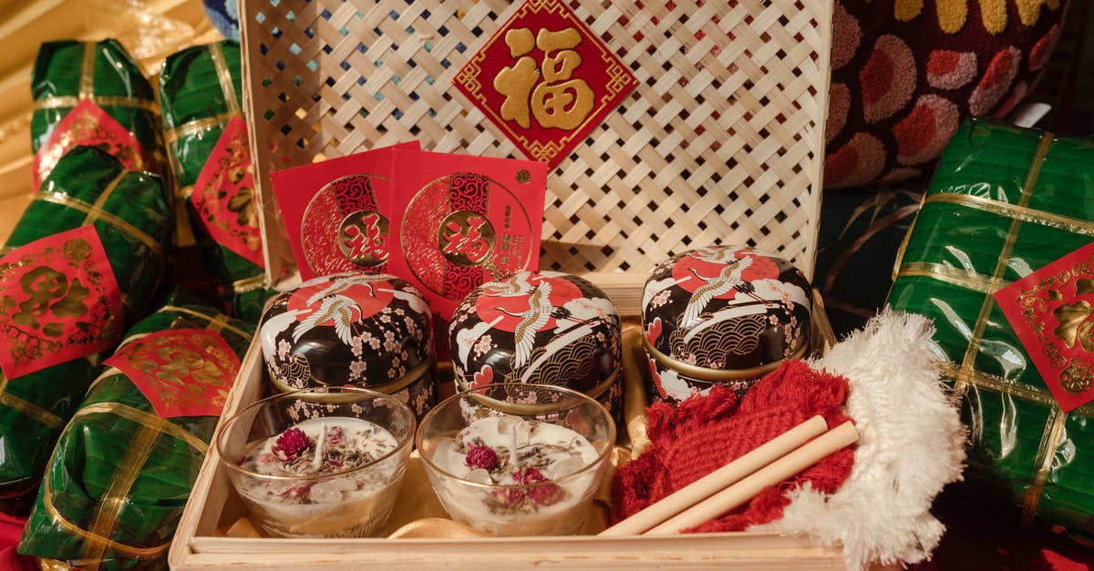 What is the difference between different provinces in India food culture? [closed] - Close-up of a Tet Gift Box