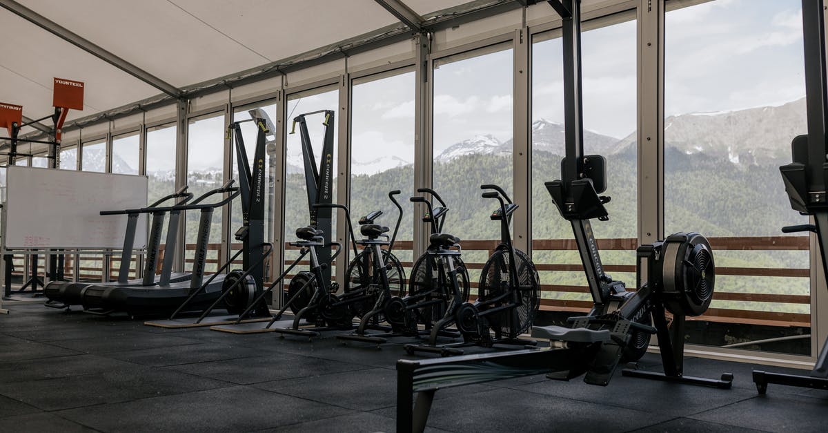 What percentage of train connections from Brussels airport do run during national strikes? - Black Exercise Equipments Inside Building