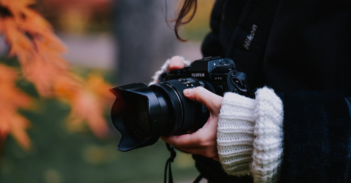 Where's this picture of a glacial moraine in autumn taken? - Crop photographer taking pictures in autumn Where's this picture of a glacial moraine in autumn taken? - Crop photographer taking pictures in autumn