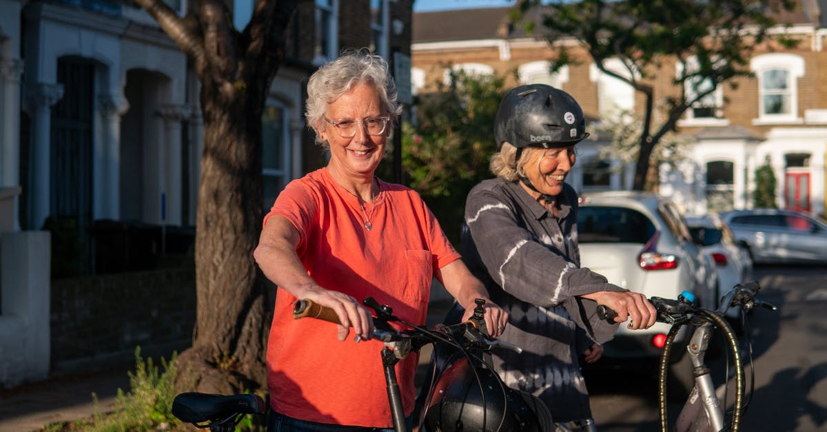 Where can I find a list of cities with public bicycles available in Europe? - Older female couple together Where can I find a list of cities with public bicycles available in Europe? - Older female couple together