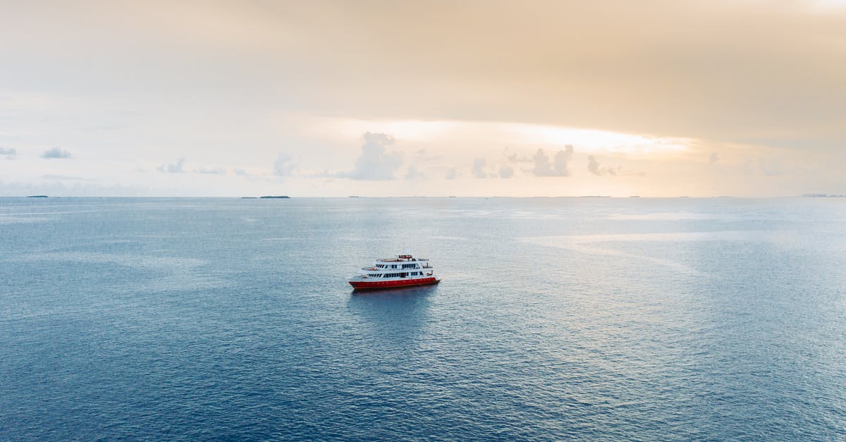 Where can one still sail on cruise ships without being vaccinated, with the least possible differences of treatment on board? - Cruise ship floating on rippling sea at twilight Where can one still sail on cruise ships without being vaccinated, with the least possible differences of treatment on board? - Cruise ship floating on rippling sea at twilight