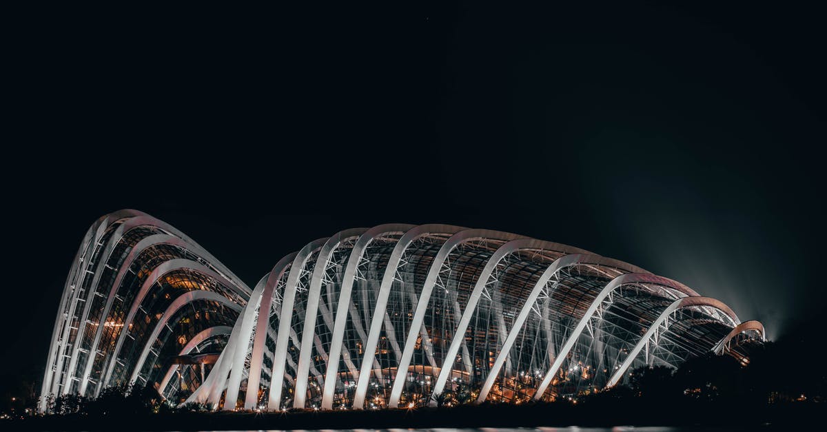 Where could I stay for a single night stopover in Singapore to visit the botanical gardens? [closed] - Photo Of A Gigantic Greenhouse 