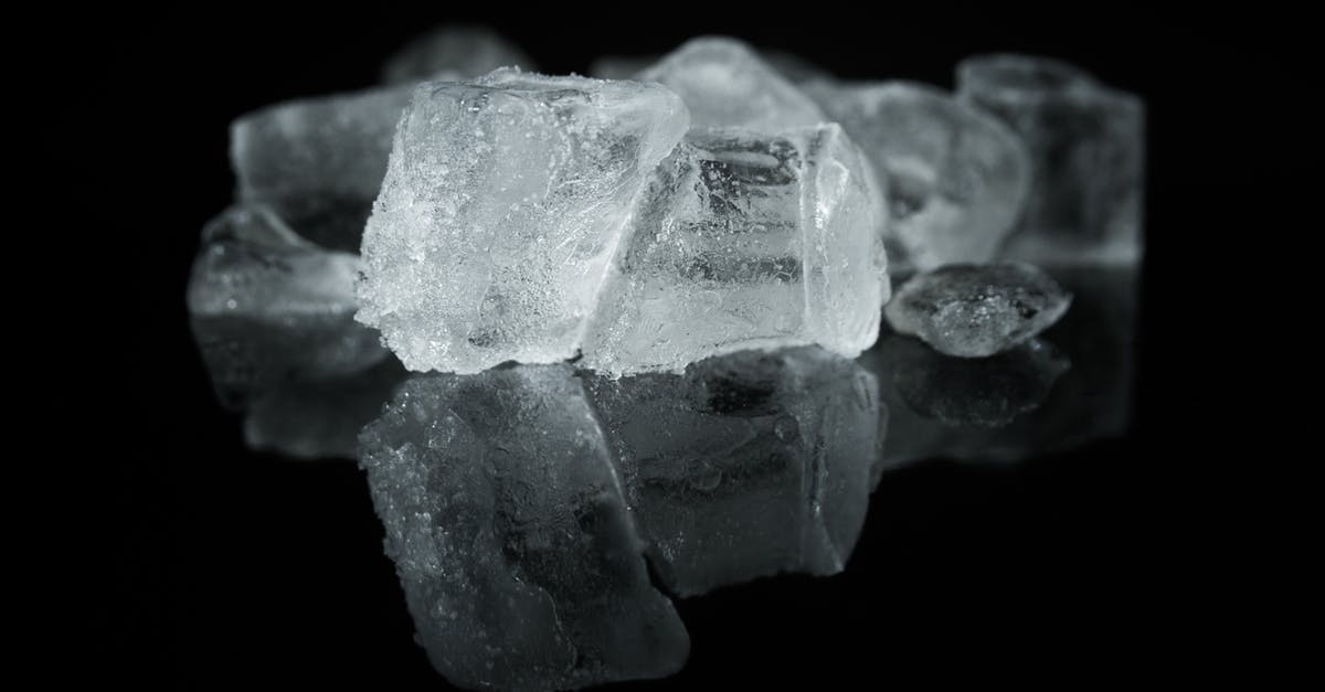 Why are there holes in ice cubes in airplanes? - Ice Cubes Why are there holes in ice cubes in airplanes? - Ice Cubes