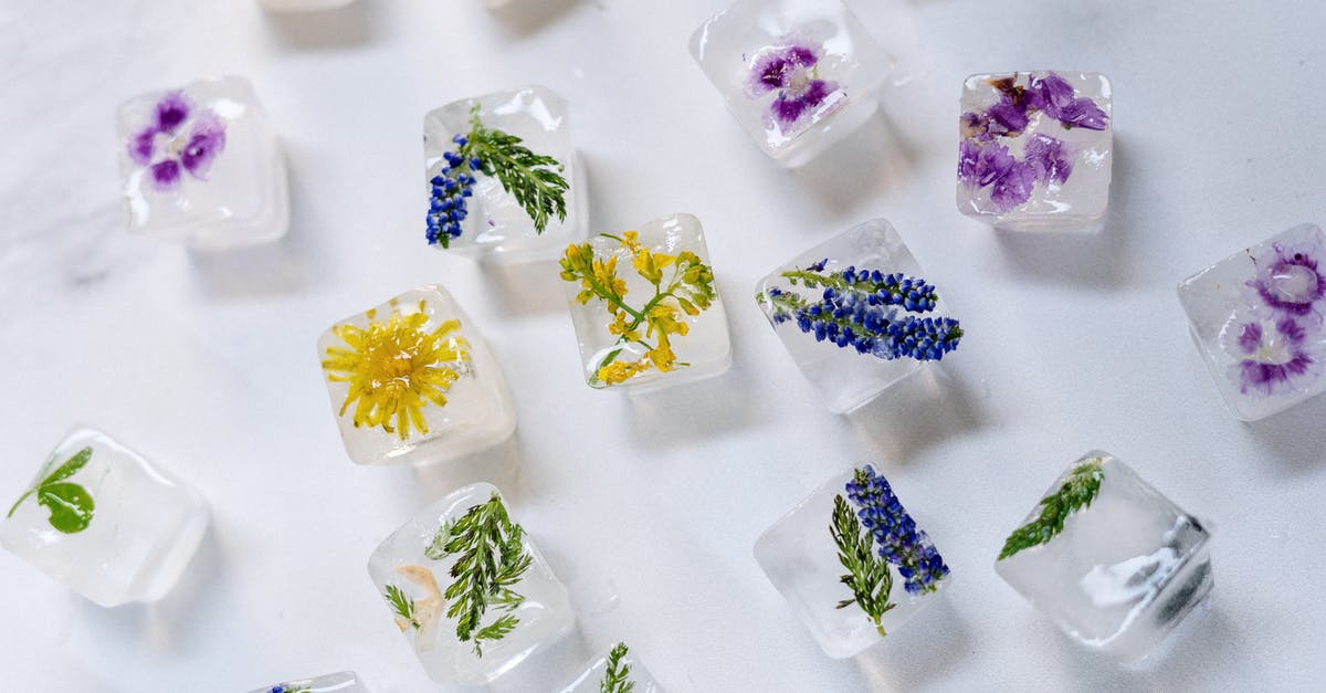 Why are there holes in ice cubes in airplanes? - White Yellow and Purple Ice Cream Why are there holes in ice cubes in airplanes? - White Yellow and Purple Ice Cream