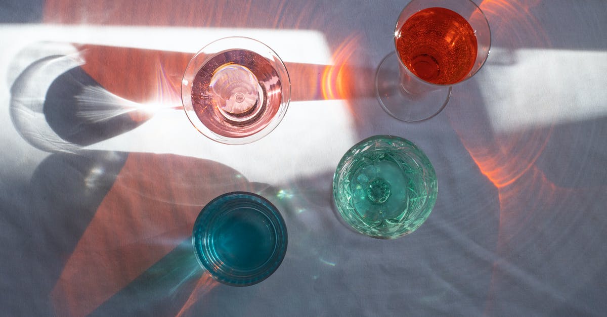 Why is it uncommon to fill airliners from both ends? - Top view of transparent glasses filled with different beverages and placed at sun beam Why is it uncommon to fill airliners from both ends? - Top view of transparent glasses filled with different beverages and placed at sun beam